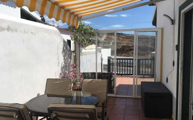 La Casa del Sol, Abades