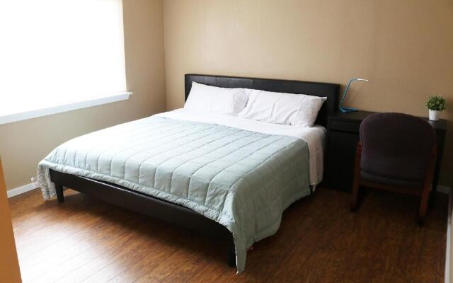 Quiet Clean and Comfortable Room
