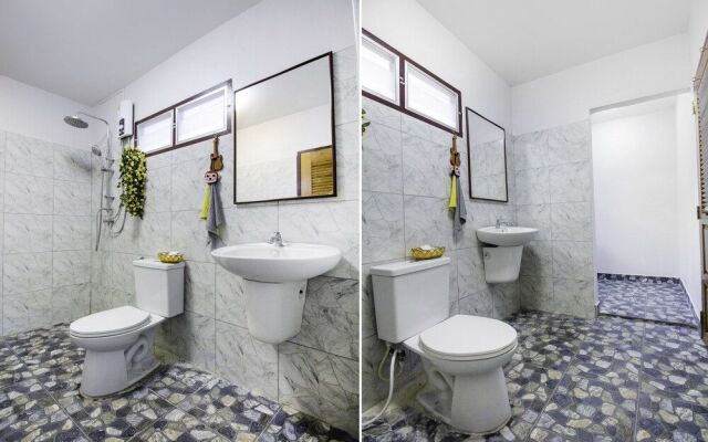 999 Baan Pak Rom Ruen