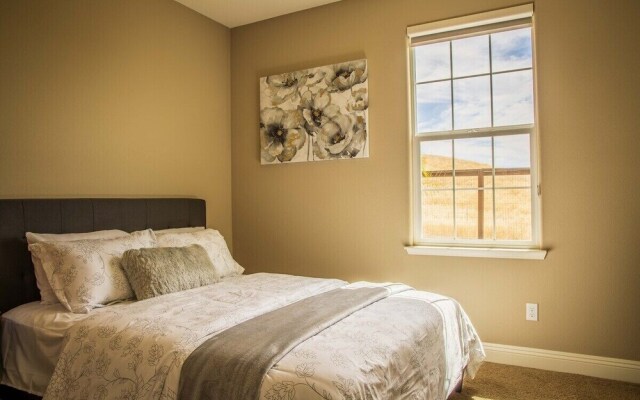 Cozy, Updated In-law