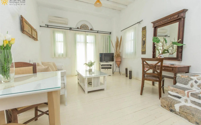 Tholaria Boutique Hotel