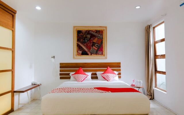 OYO 626 Augustina Home