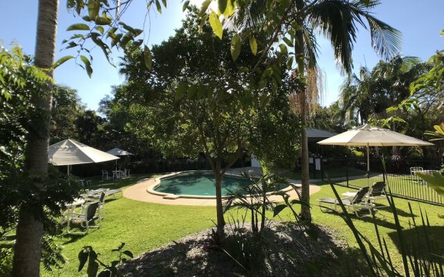 Treetops Lakeside Guesthouse