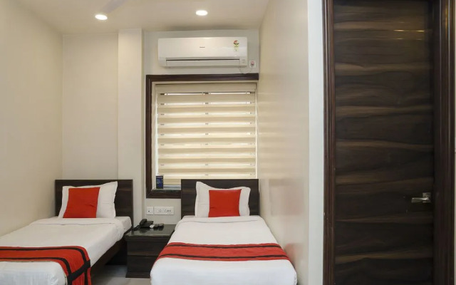 Oyo 8318 Near Railway Station