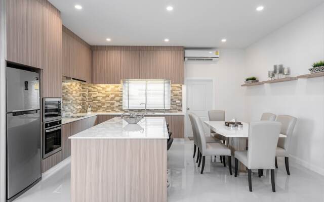 Luxury Pool Villa A18