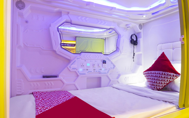 Super OYO 91328 Fiducia Capsule Hotel