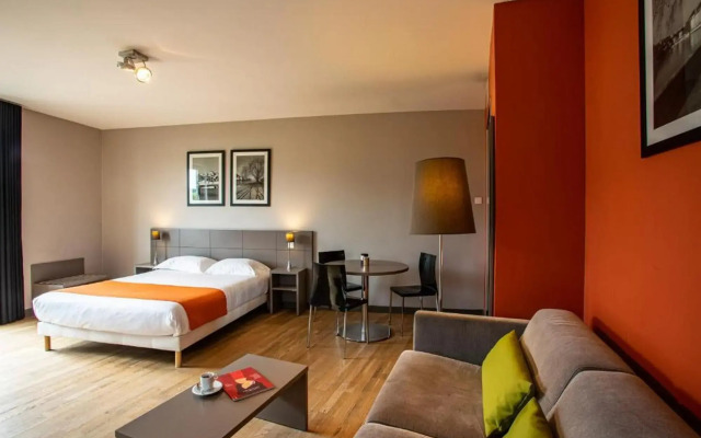 Adonis Lyon Dock Ouest