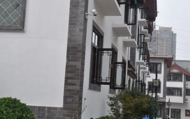 Chunqiu Shuyuan Hotel