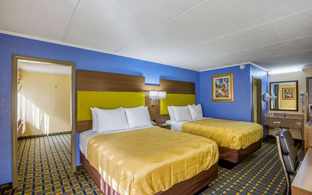 Quality Inn & Suites near Six Flags East