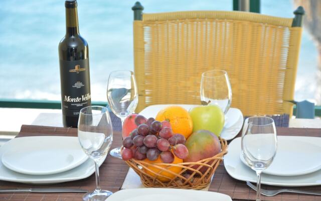 Atlantic view 1 - Apartment with ocean view & pool