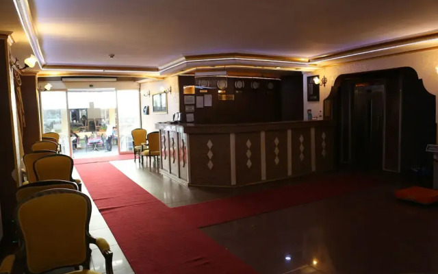 Grand Lara Hotel