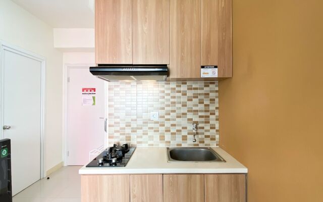 Comfort And Strategic 2Br At Green Pramuka City Apartment