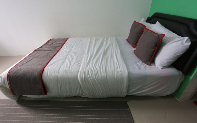 Collection O 93700 Aurora Rooms @ Urbantown Serpong