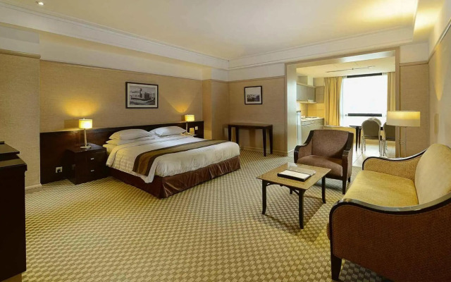 Pacific Regency Hotel Suites