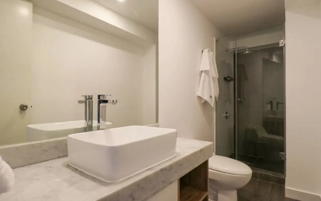 w Comfy 2BR w Park View in Miraflores
