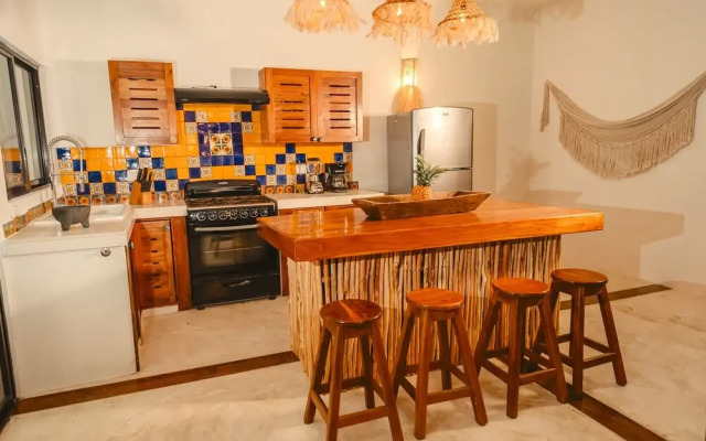 Awesome jungle villa with pool La Veleta