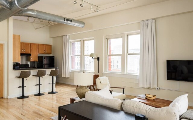 Spacious DT Lofts with Full Kitchen by Zencity