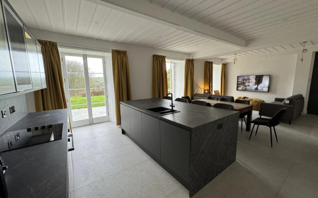 Captivating 5-bed Apartment Near Sion Mills