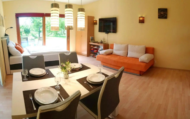 Lovely apartment, Garden, Parking, Wifi, Netflix