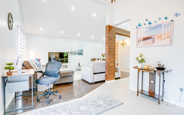 Tranquil & Cozy 30 min to Toronto ~ Backyard ~ Pkg