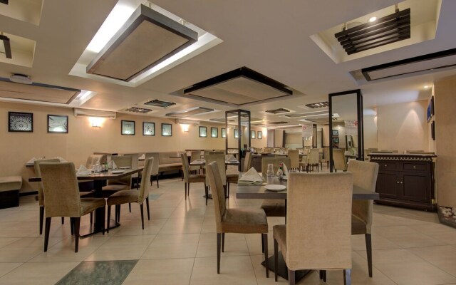 Capital O 1864 Hotel Yuvraj