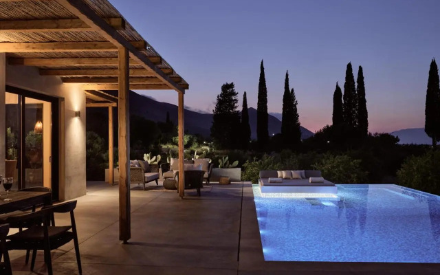 Yliessa - Luxury pool villa surrounded by nature