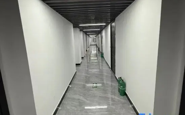 Yuehe Fashion Homestay (Zhengzhou Erqi Wanda Wanghuzhai Subway Station)