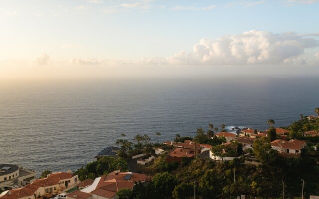 Infinity Terrace Apartment, Entre El Cielo Y El Mar