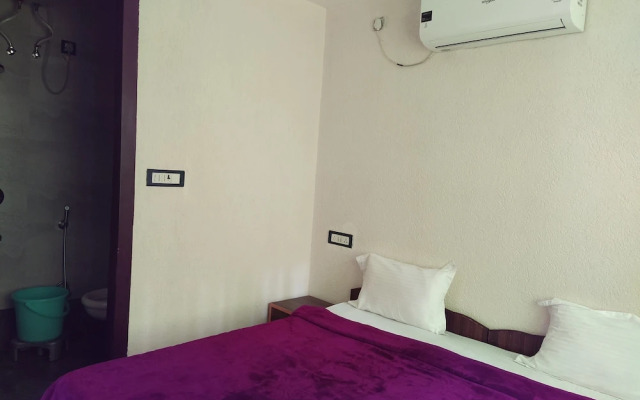 Hotel The Raja Palace
