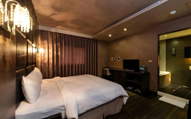 The River Fashion Hotel