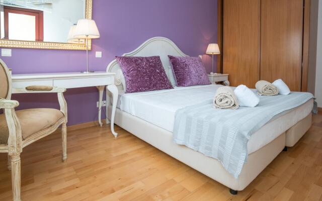 Traditional Townhouse in Vila Sol by Ideal Homes
