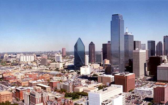Embassy Suites by Hilton Dallas Market Center
