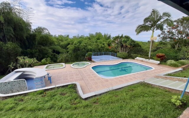 BRUGMANSIA country hotel