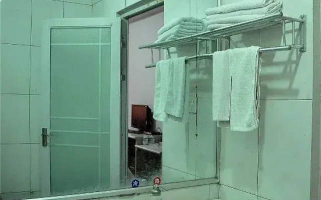 Mengyin Longsheng Express Hotel