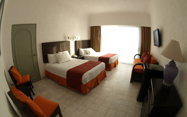 Sierra Mar All Inclusive at Tesoro