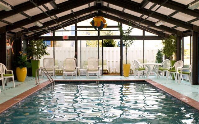 Cayman Suites Hotel
