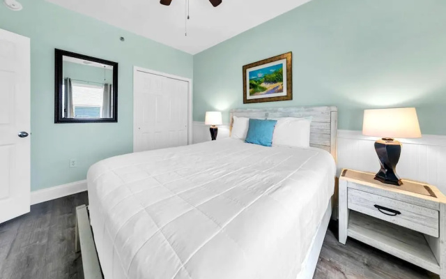 Laketown Wharf 1326