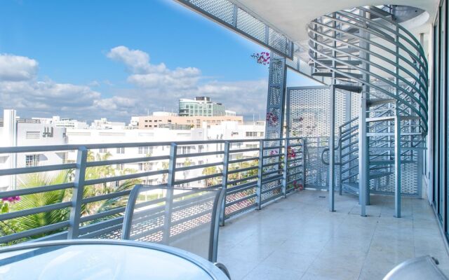 Penthouse De Soleil South Beach - On Ocean Drive Miami Beach Studio Bedroom Condo by RedAwning