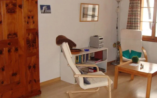 Scenic Holiday Home in Kandergrund With Altels View