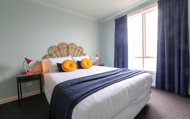 Roamer St Kilda – Guest Rooms – Melbourne