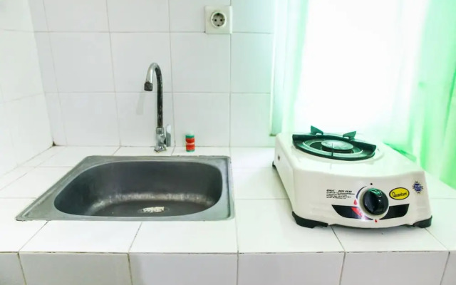 Simply Studio At Green Park View Apartment