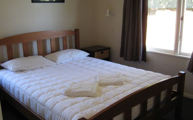 Tahuna Beach Holiday Park & Motel