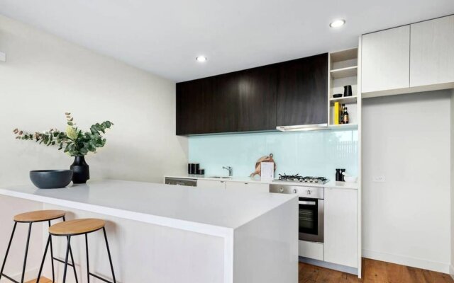 Spacious 2 Bedroom Inner City Townhouse With Private Rooftop
