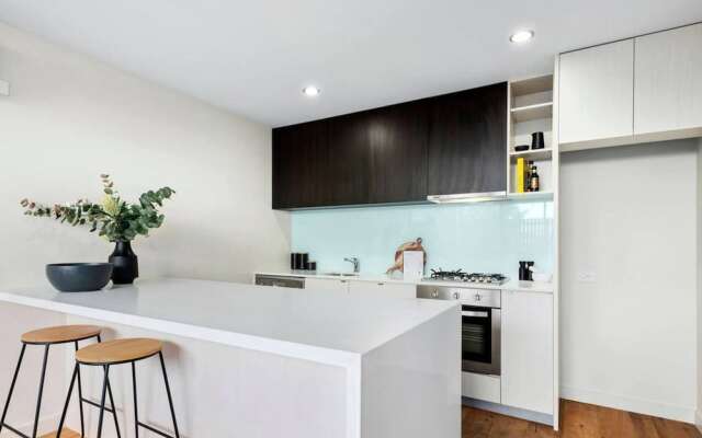 Spacious 2 Bedroom Inner City Townhouse with Private Rooftop
