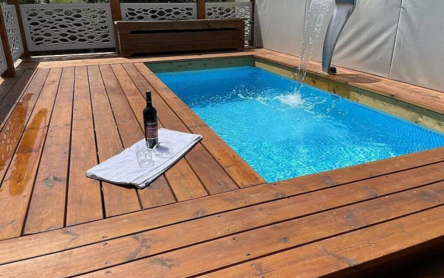 Neve Bar boutique hotel in the village