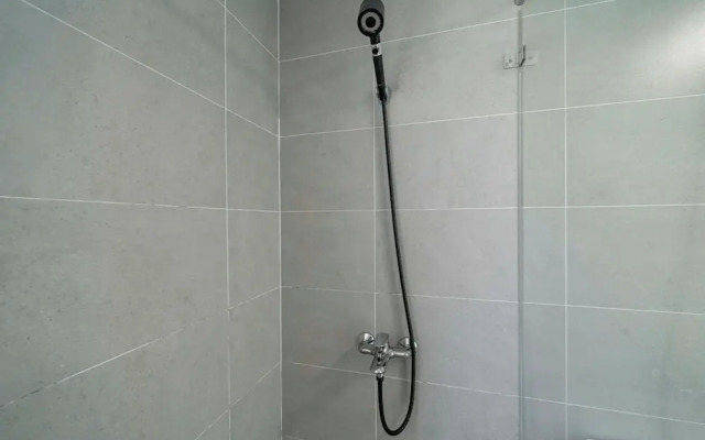 Tyms Stylish 3BR 2BA Apt Xujiahui Shops