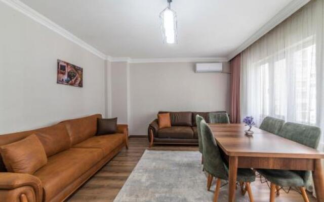 Centrally located 2 bedroom apt with Netflix