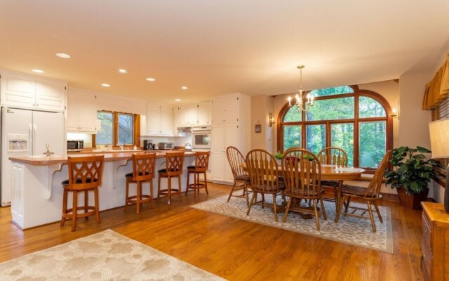 Book Spring Summer Luxury House at Wintergreen