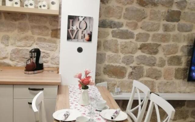 V&M Luxury Studio