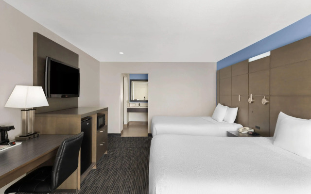 Travelodge Inn & Suites by Wyndham Anaheim on Disneyland Dr